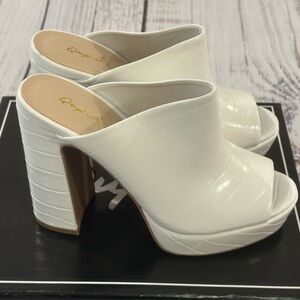 NEW QUPID White Crocodile Embossed Platform Peep Toe Block Heel Mules Shoes Sz 6
